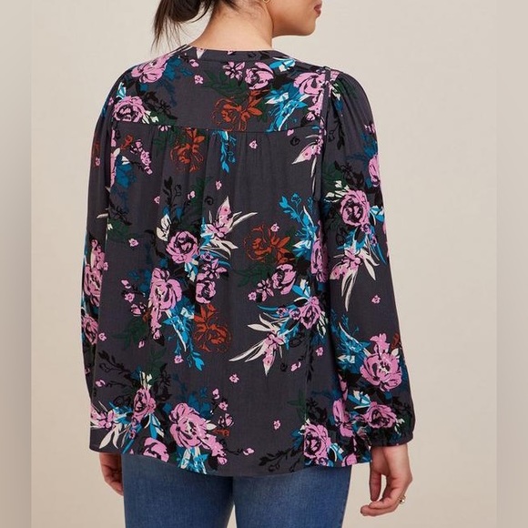 NWT Torrid Crinkle Gauze Button Front Peasant Blouse - Picture 2 of 11